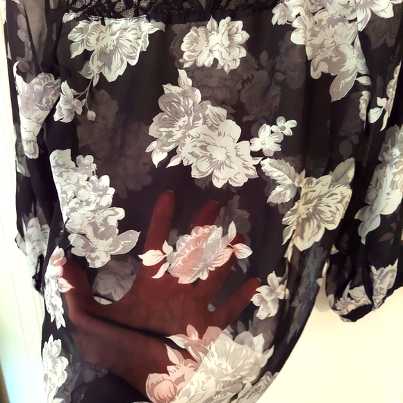Sheer Black Floral Blouse - Picture 4 of 5